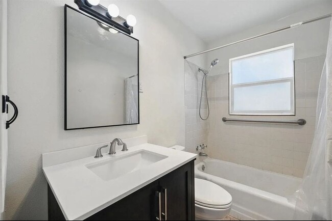 Building Photo - 5201 Capistrano Dr