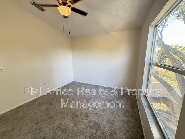 Building Photo - 12653 Longcrest Dr