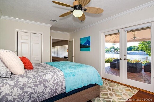 Building Photo - 1223 Seminole Dr