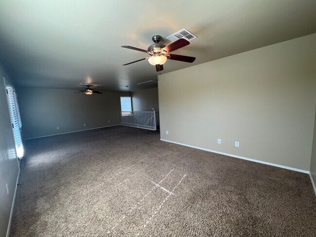 Building Photo - 3871 E Edna Dr