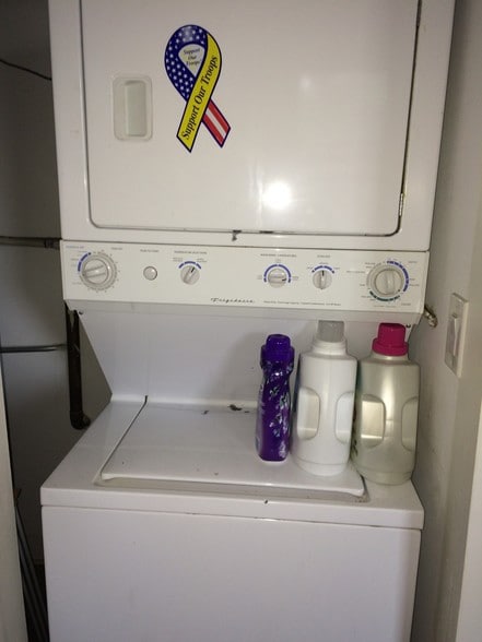 in unit W/D - 1952 W George St