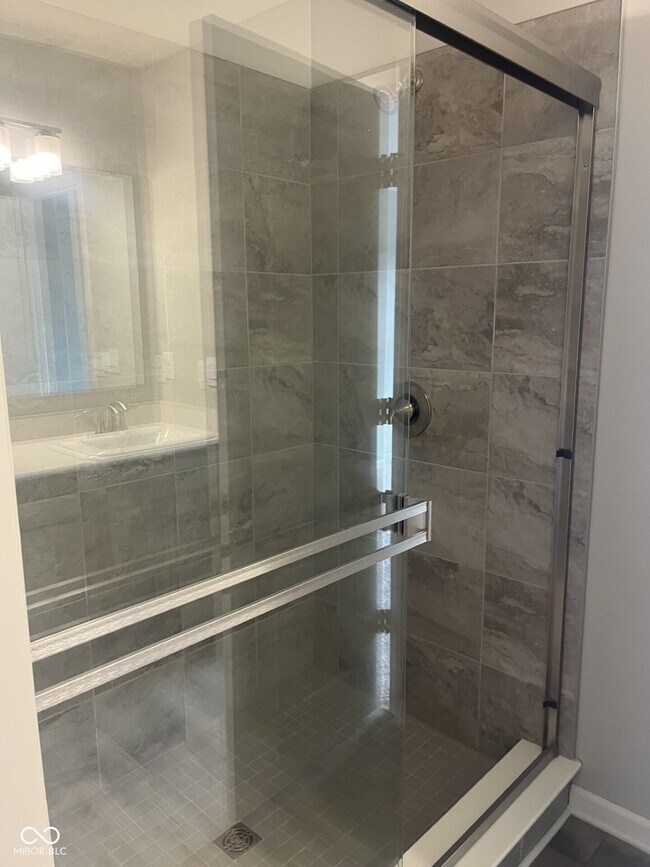 Building Photo - 2607 Plano Dr