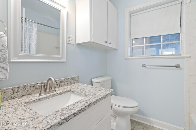 Building Photo - 119 Gordon Crockett Dr