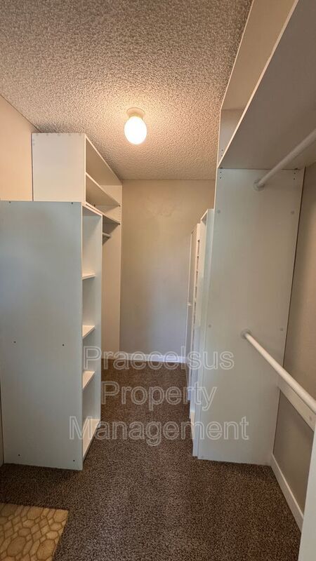 Building Photo - 202 S Pierce St