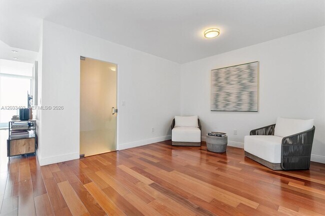 Building Photo - 1331 Brickell Bay Dr