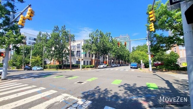 Building Photo - 208 E Davie St
