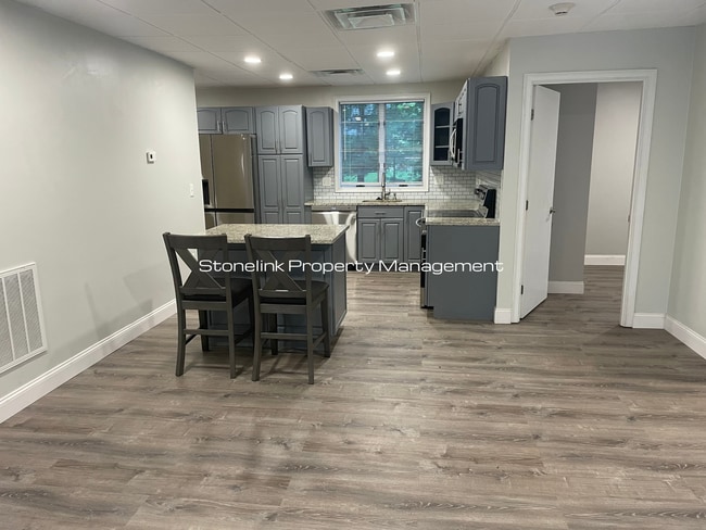 Building Photo - Fully Renovated Condo For Rent in Barrington!
