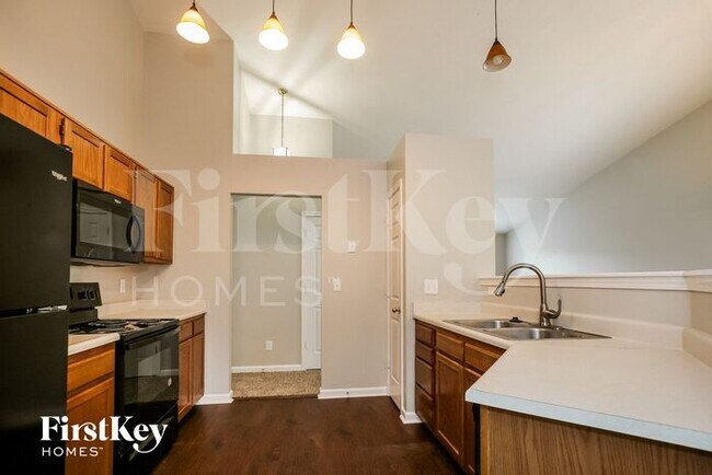 Building Photo - 6429 Blakeview Dr