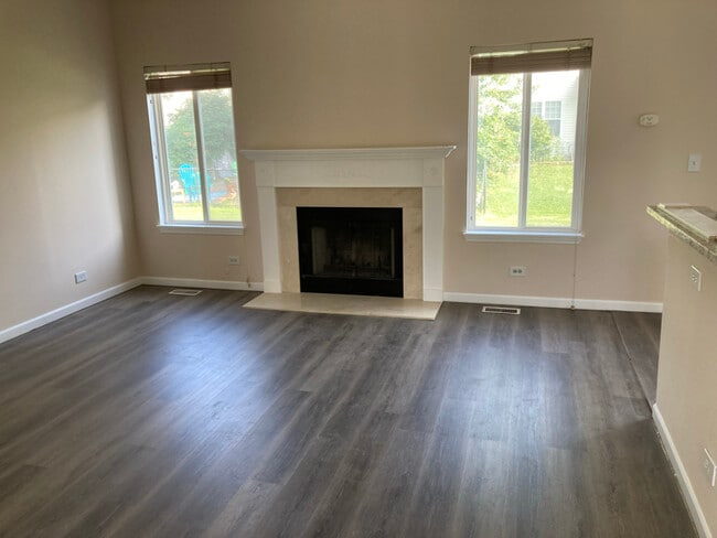 Building Photo - 12 Gail Ct