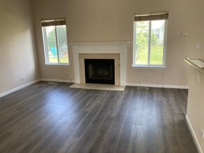 Building Photo - 12 Gail Ct