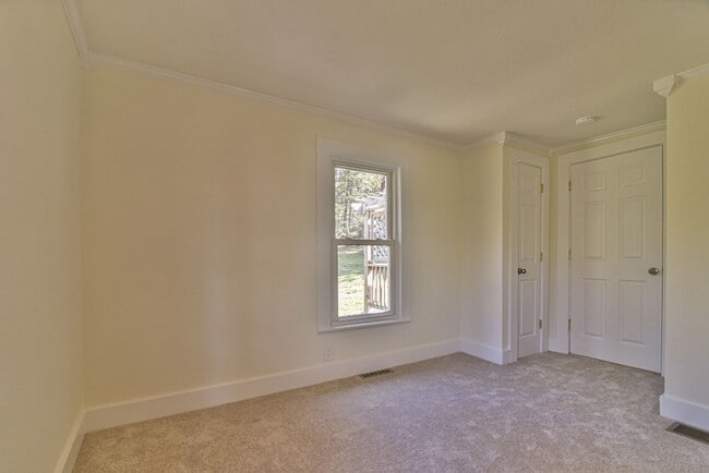 Building Photo - Charming Renovated Home on Acreage — Minutes from Town