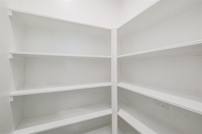 Building Photo - 18222 Sunniberg Ct