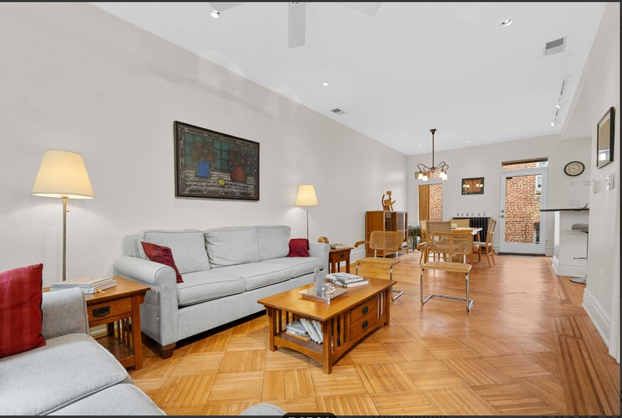 Building Photo - 2332 19th St NW