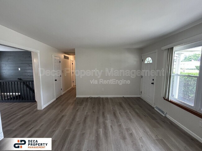 Building Photo - 410 Duchesne Ave