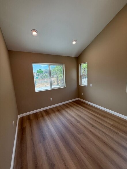 Building Photo - 1416 Prospect Dr