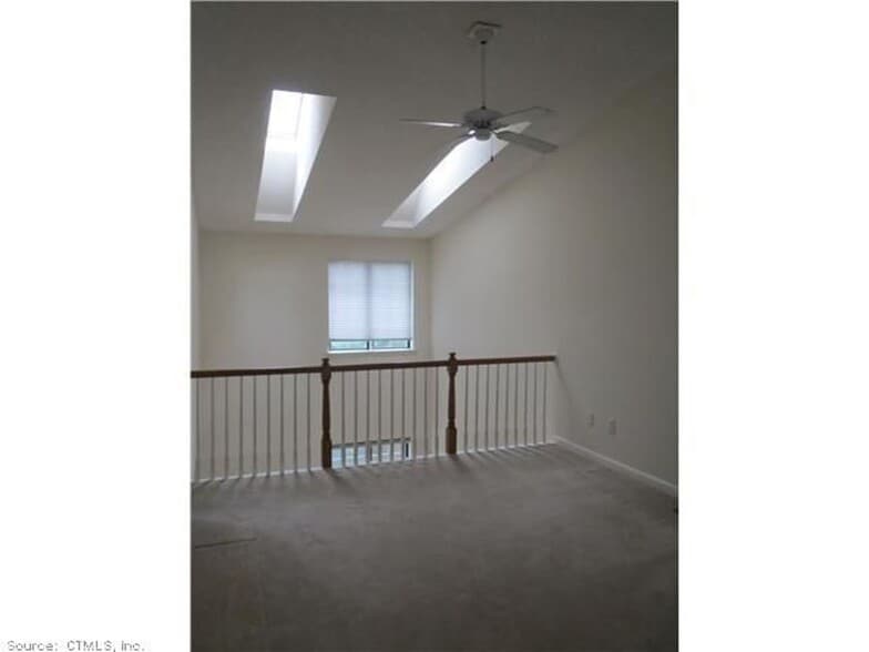 Building Photo - 105 The Mews