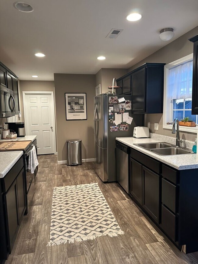 Building Photo - Maryville 37803 - 3 bedroom, 2.5 bath home - Contact Tanner Fee (865) 850-5103