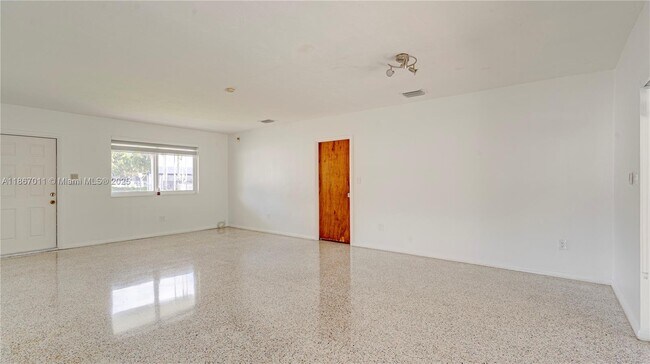 Building Photo - 8942 SW 16th St