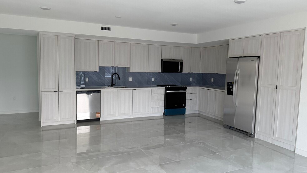 Building Photo - 14608 SW 261st Ter