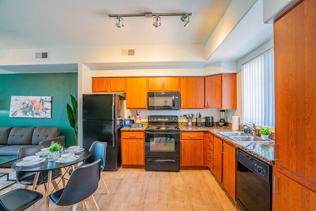 Building Photo - 6610 N 93rd Ave