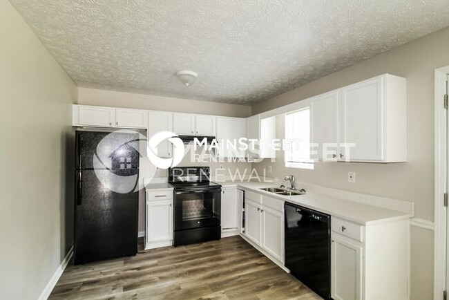 Building Photo - 4 Bedroom Pet-Friendly Home in Riverdale, ...