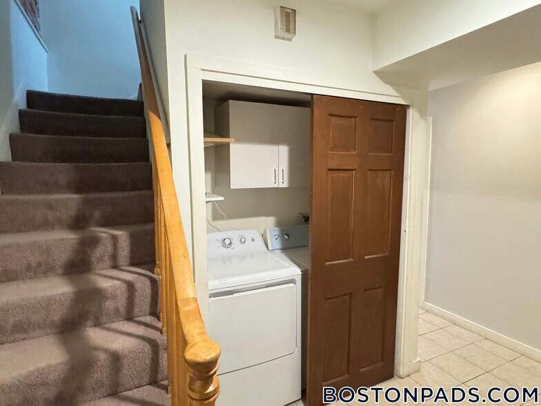 Building Photo - 28 Symphony Rd