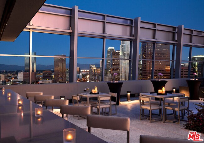 Building Photo - 900 W Olympic Blvd