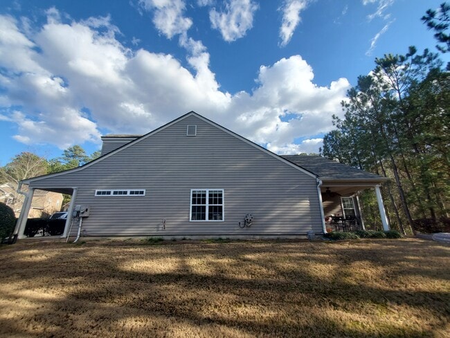 Building Photo - 401 Redwood Trail