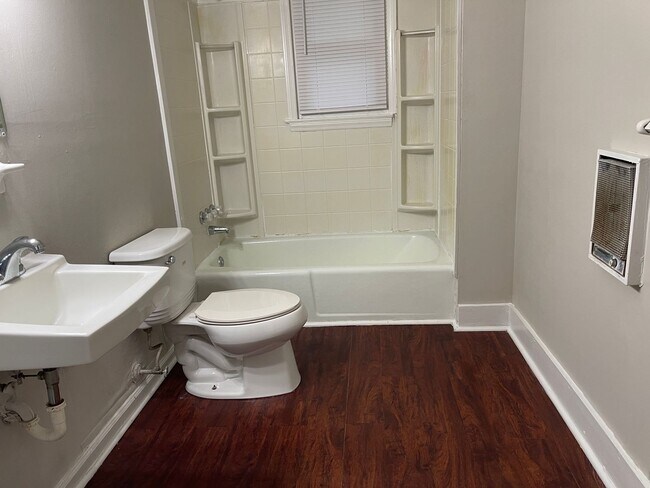 Building Photo - N Valor Drive 1633