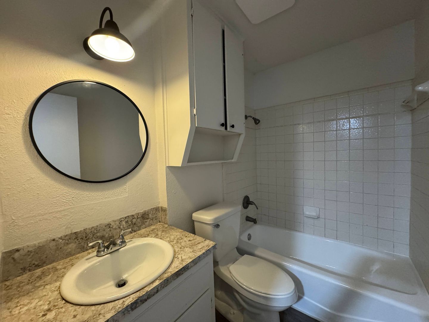 Building Photo - 611 Sunset Ln