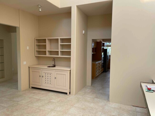 Building Photo - 4 Old Agua Fria Rd E