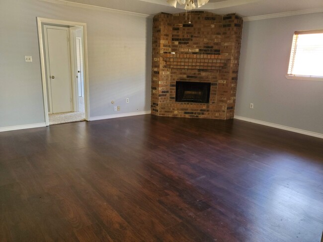 Living Room - 9480 Mapes St