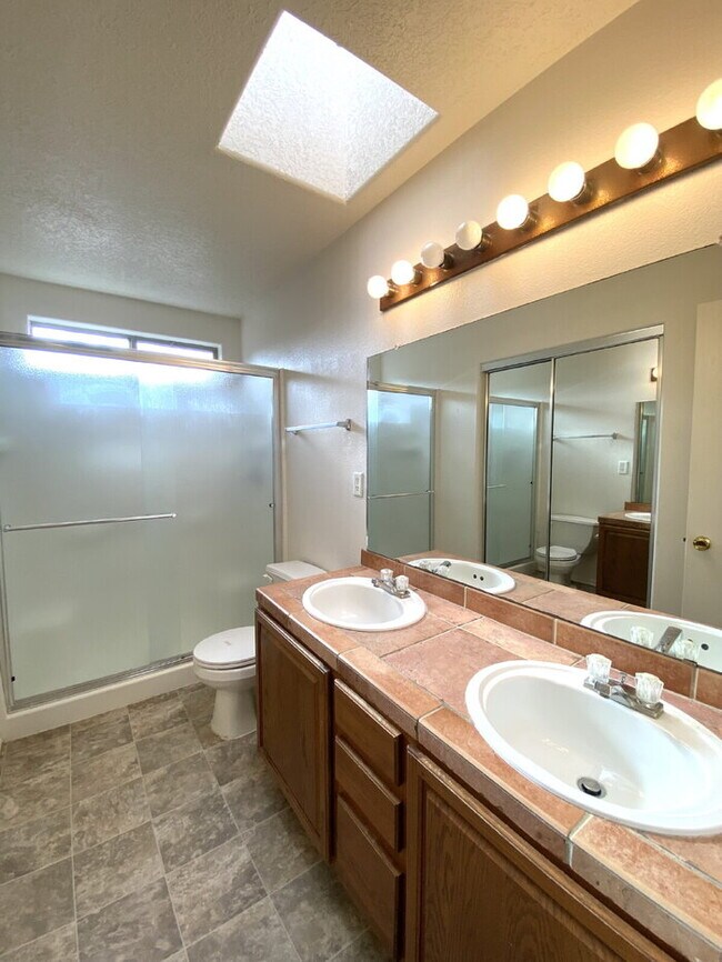 Building Photo - 2 STORY SW STYLE HOME W/LOFT