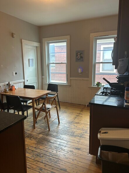 Primary Photo - 61 Frederick Ave