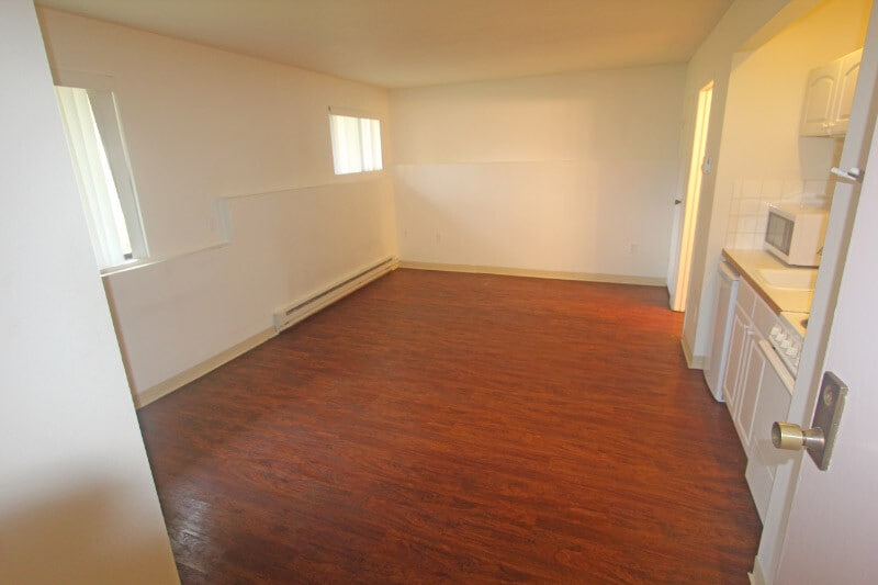 Furniture placement options - 1408 10th Ave W