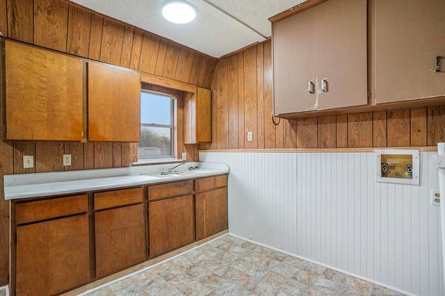Building Photo - 1706 Redwood Dr