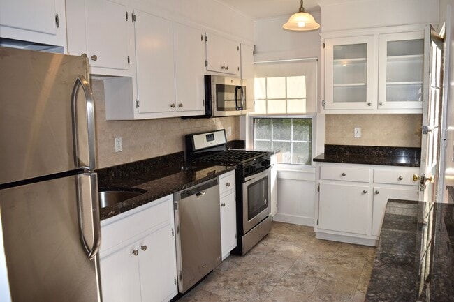 Building Photo - 5 Prescott Ave