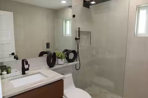 Building Photo - 104 Primrose Ln