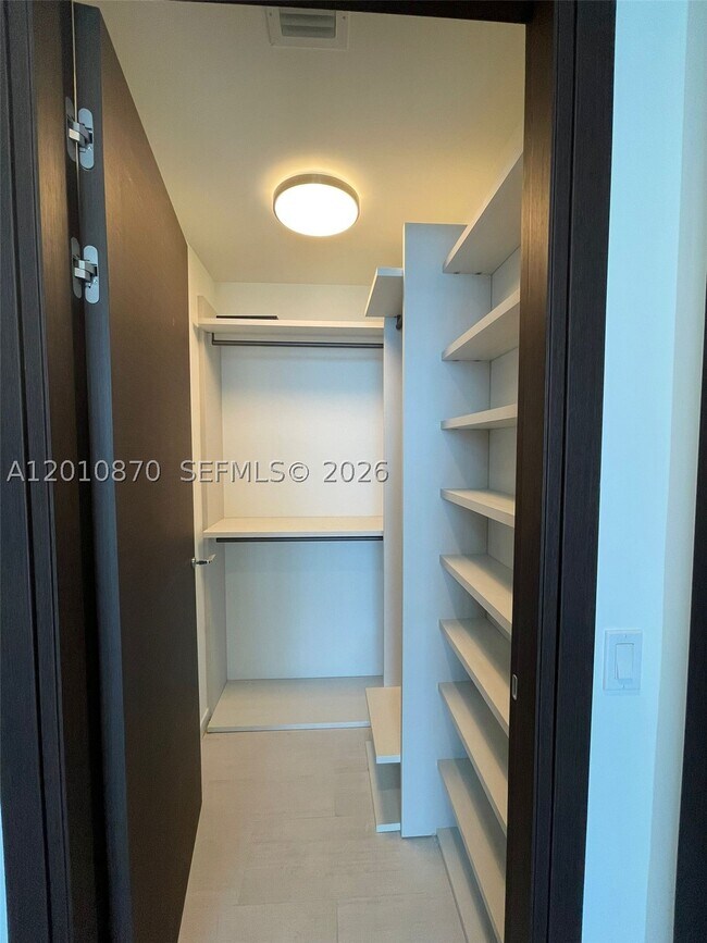 Building Photo - 1000 Brickell Plaza