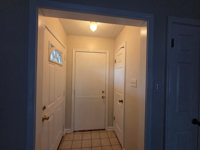 Building Photo - 3945 Oak Branch Cir E