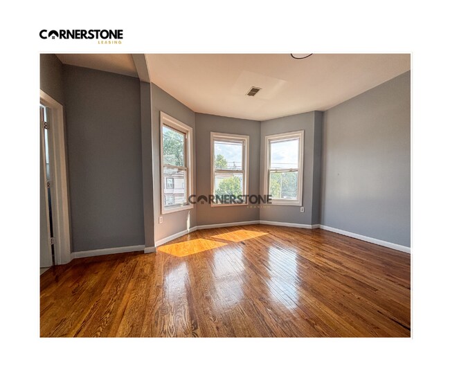 Building Photo - 483 Avon Ave