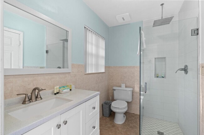 Building Photo - 311 SW 8th St