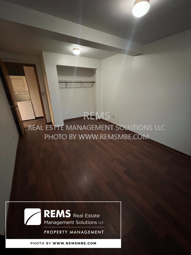 Building Photo - 602 10th Ave