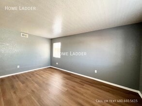 Building Photo - 4961 S Park Ave