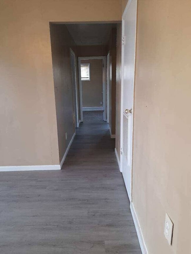 Building Photo - 8406 E 114th Terrace