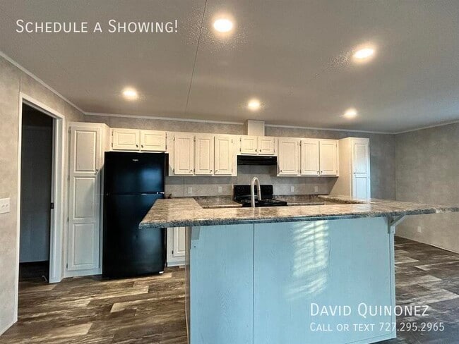 Building Photo - 4614 E Old Trail Rd