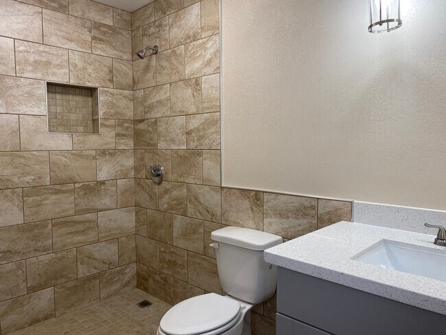 Building Photo - 5702 Golden Grove Ln