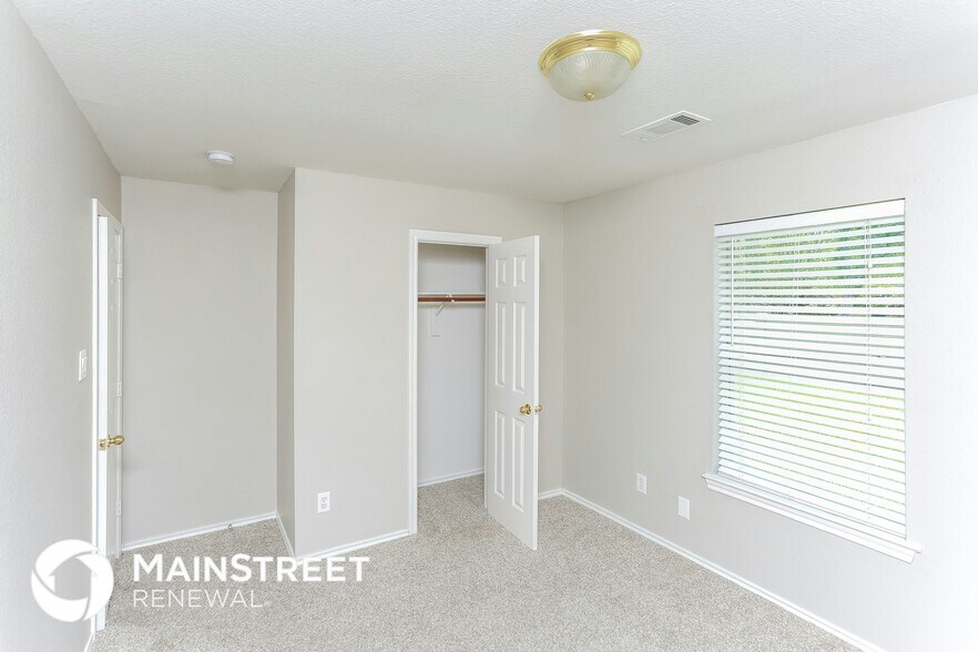 Building Photo - 3353 Stoneway Dr