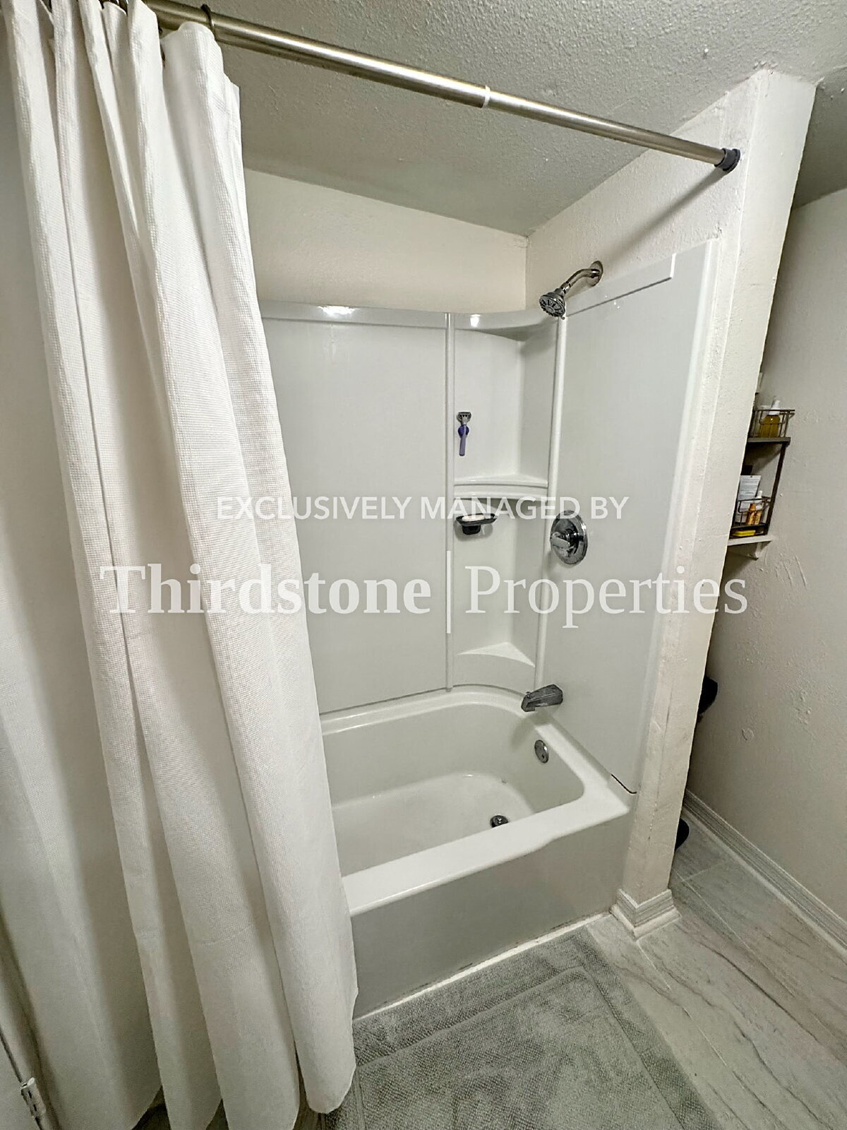 Building Photo - 672 Chestnut St