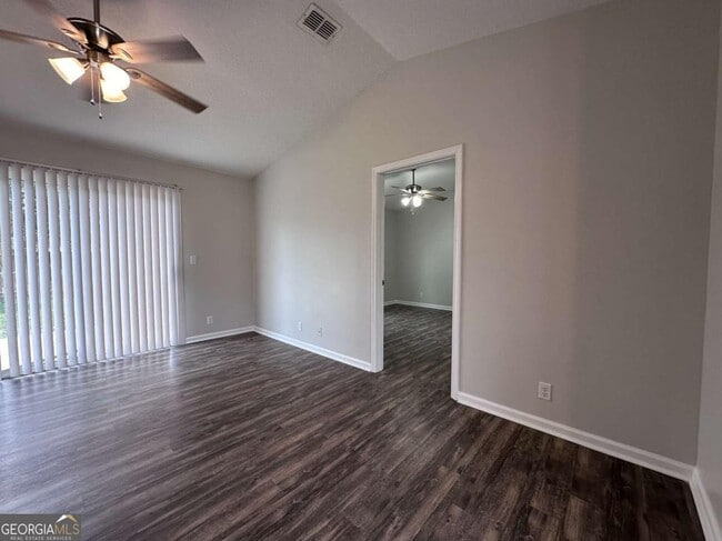 Building Photo - 92 Dellwood Pl